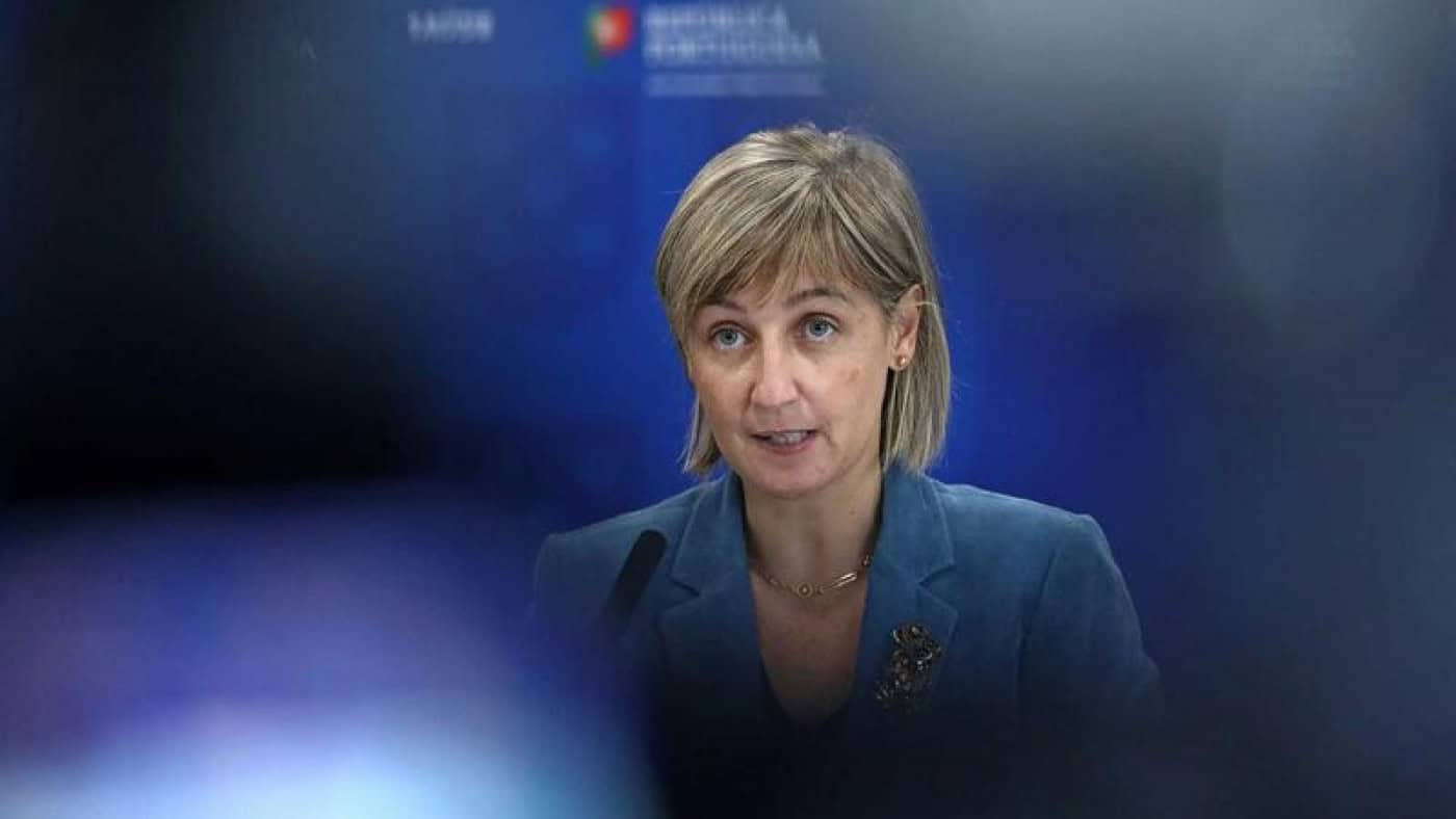 Covid-19. "Vacinas a distribuir no SNS, com carácter universal e gratuito"