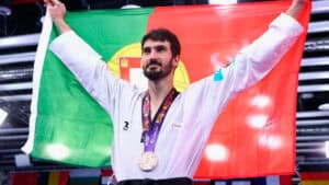 Júlio Ferreira conquista ouro no Europeu de Pesos Olímpicos de Taekwondo