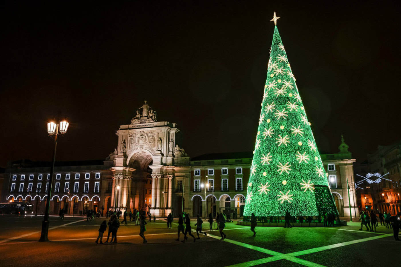Natal sem restrições. Estimado aumento de 800 a 1.200 mortes em Janeiro