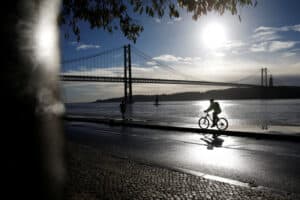 Portugal regista mais 98 mortes e 4.044 casos de covid-19