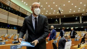 Presidente do Conselho Europeu em isolamento após ter estado em Paris com Macron&nbsp;