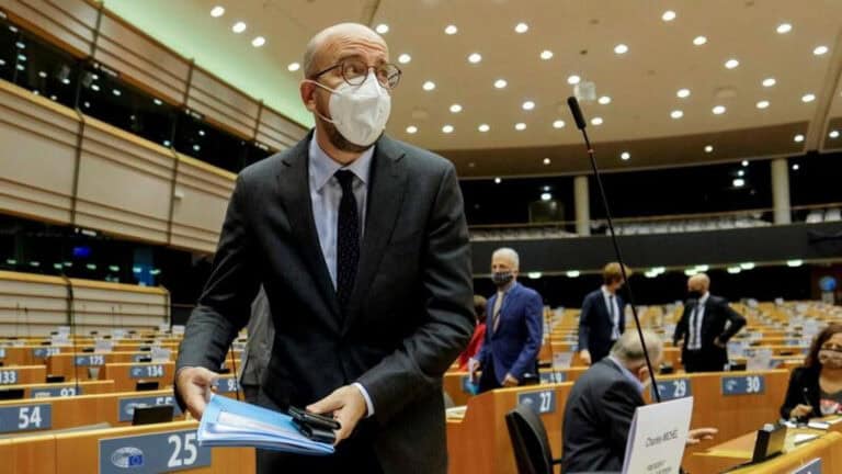 Presidente do Conselho Europeu em isolamento após ter estado em Paris com Macron&nbsp;