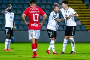 Vitória SC goleia Santa Clara, nos Açores, por 4-0 com Quaresma em destaque