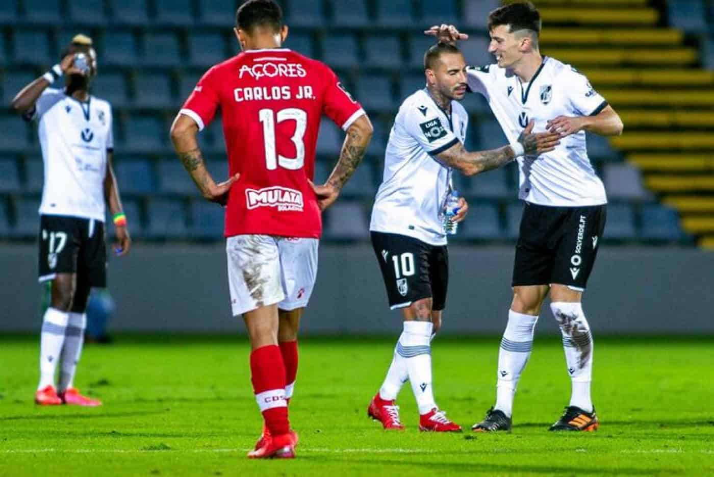 Vitória SC goleia Santa Clara, nos Açores, por 4-0 com Quaresma em destaque