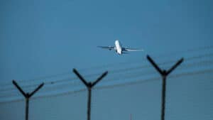 Governo mantém restrições a voos de fora da UE até 15 de Janeiro&nbsp;