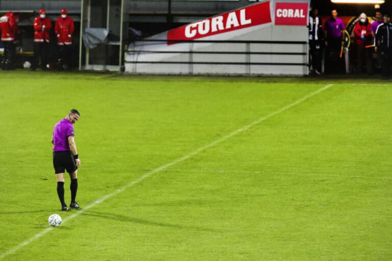 Nacional-Sporting adiado para sexta-feira devido ao mau tempo