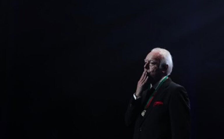 Parlamento homenageia Carlos do Carmo, "voz ímpar do fado e da canção"