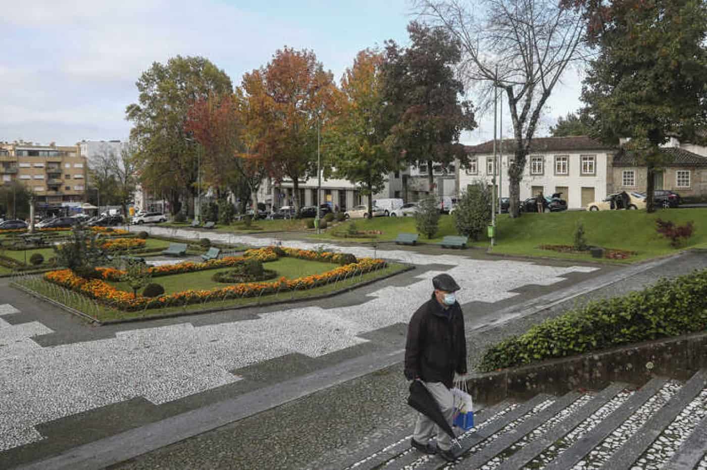 Portugal volta a passar barreira dos 10 mil novos casos num dia e 118 mortes