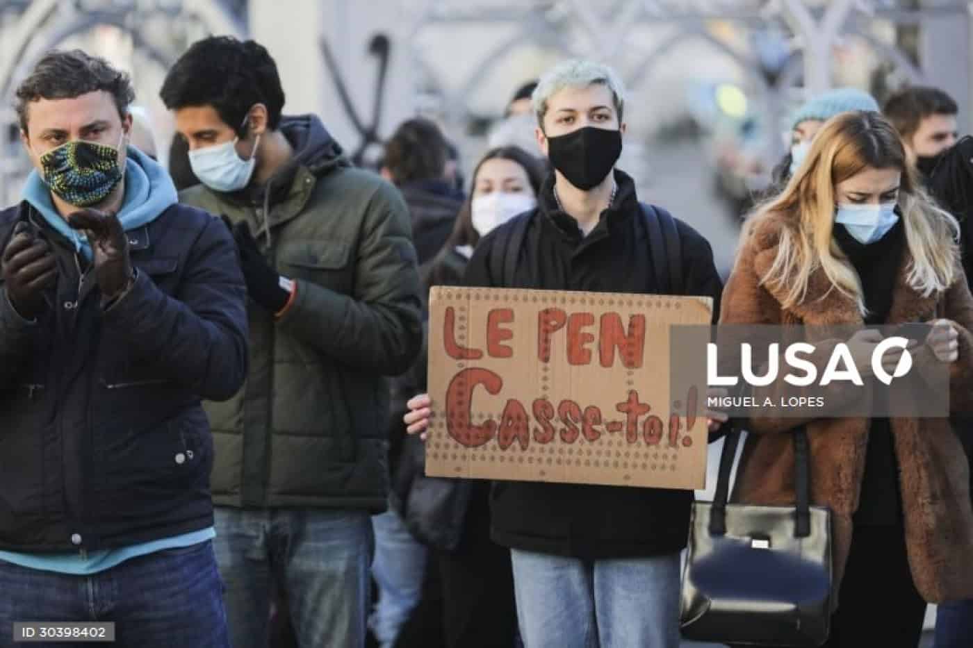 Mais de duas centenas na rua contra presença de Le Pen em Portugal