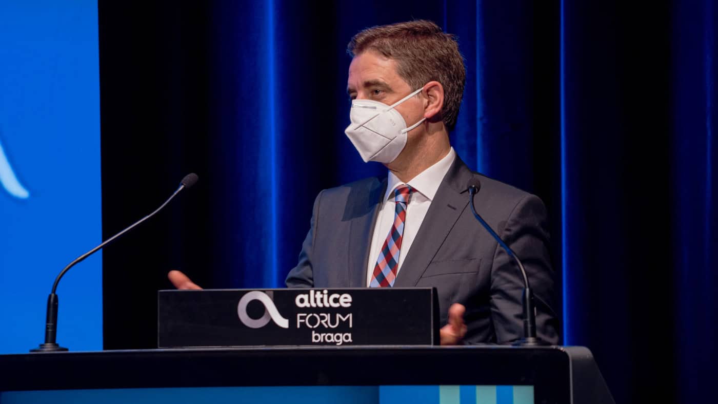 Autarca de Braga não compreende novo confinamento sem encerramento das escolas