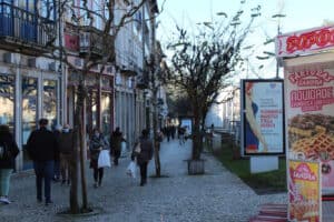 Covid-19: Portugal regista mais 7259 casos e 155 mortes, novo máximo diário de óbitos