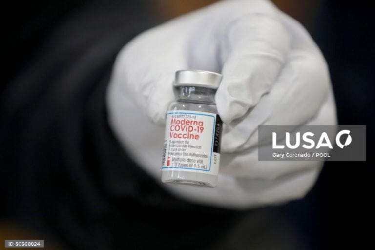 Portugal já recebeu as primeiras 8.400 doses de vacinas da Moderna