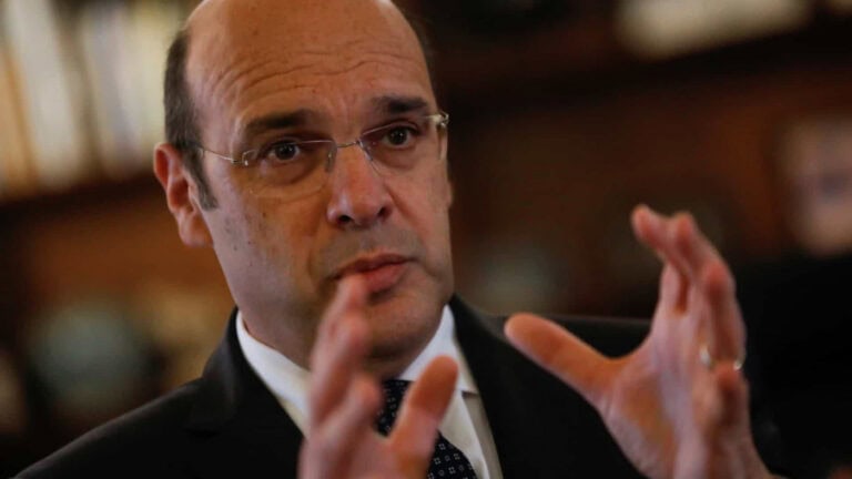 Empresas não precisam provar queda de faturação para aceder ao ‘lay-off’ simplificado