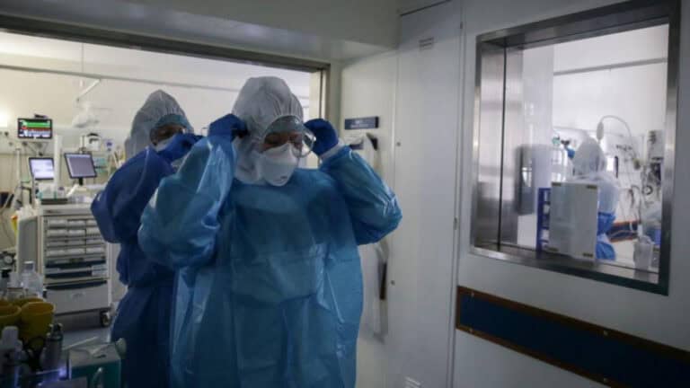 "Grito de alerta". Ordem dos Médicos apela a confinamento alargado