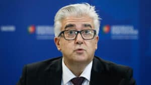 Sistema de saúde será expandido até ao limite sem recorrer a profissionais estrangeiros&nbsp;