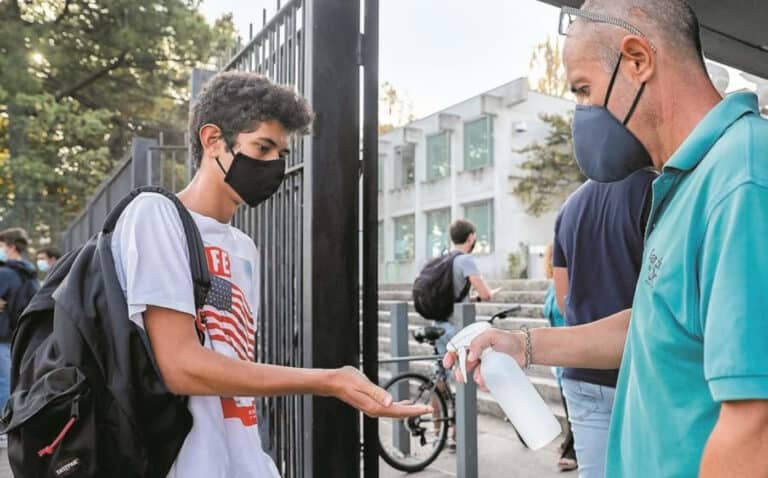 Governo encerra escolas e universidades a partir de amanhã