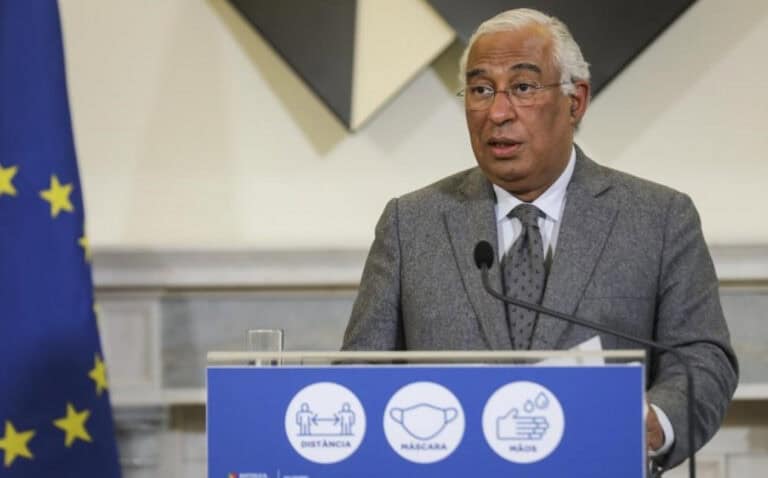 Fronteiras na Europa mantêm-se abertas. Portugal suspende voos para Reino Unido