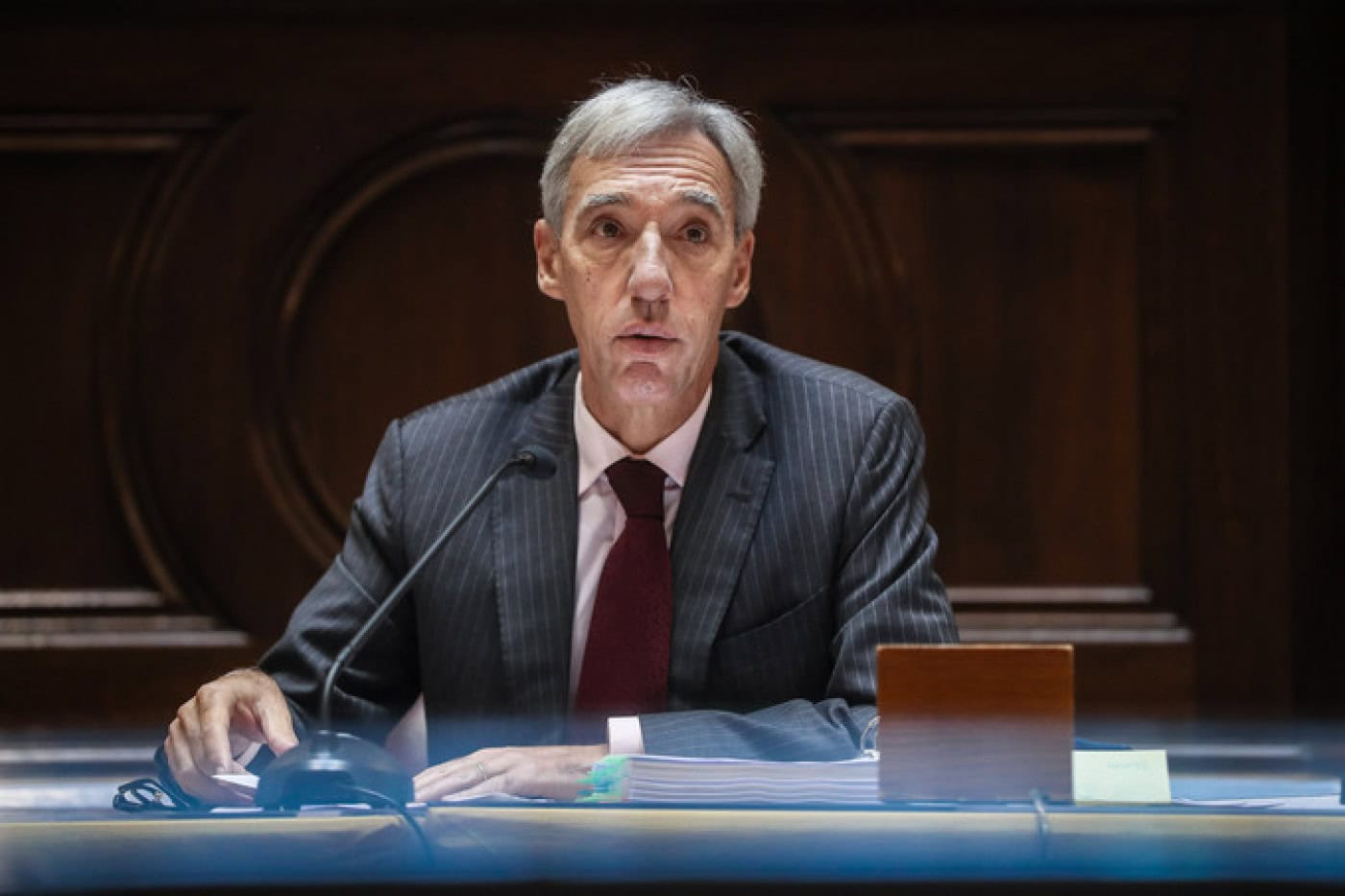 Ministro da Defesa testa positivo à covid-19&nbsp;