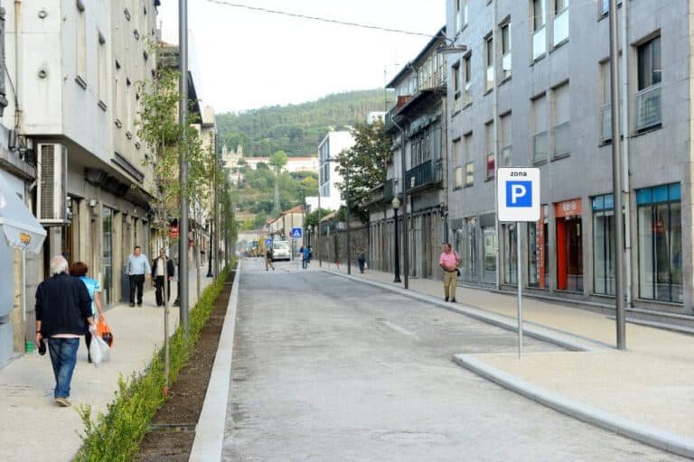 Guimarães suspende pagamento de estacionamento à superfície