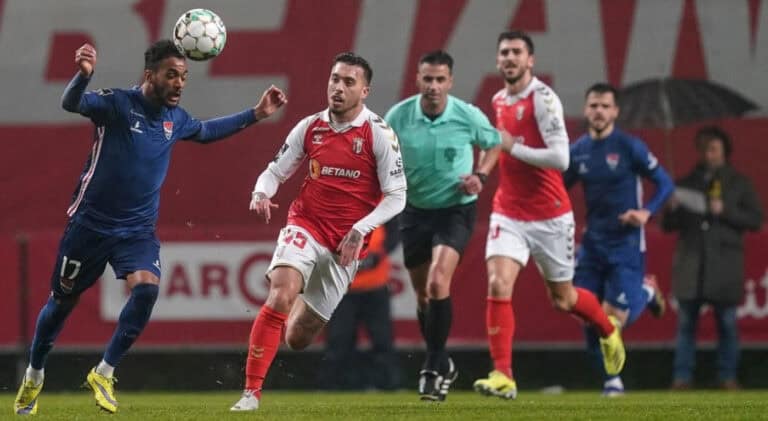 SCB vence Gil e recupera 4º lugar