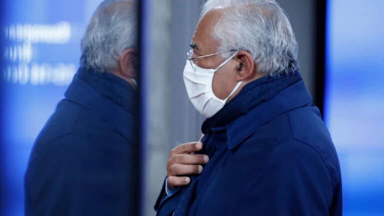 Primeiro-ministro admite que "as coisas estão a correr muito mal" na 3.ª vaga