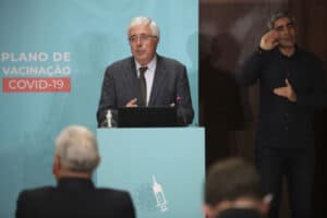 Governo quer instalar um posto de vacinação em cada concelho até ao final de março