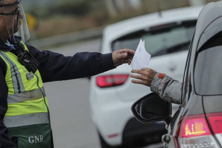 Circulação entre concelhos proibida a partir das 20:00 até segunda-feira