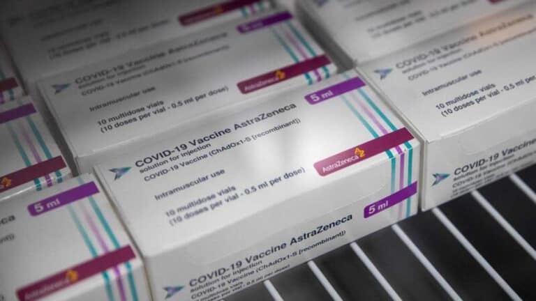 UE quer publicar hoje contrato com AstraZeneca