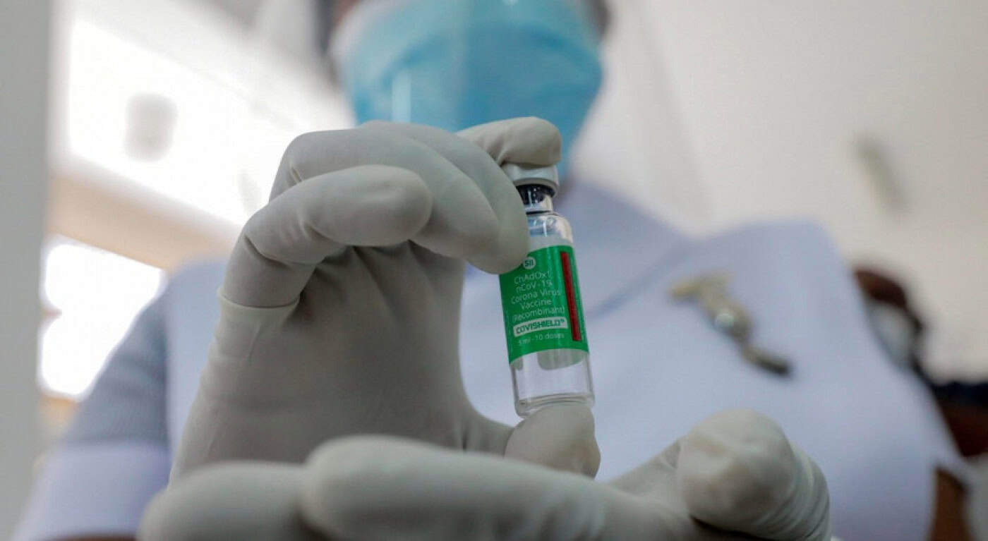 Comissão Europeia dá luz verde à vacina da AstraZeneca/Oxford