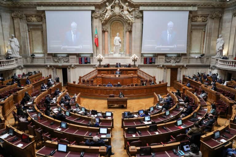 AR indica 50 deputados para o processo de vacinação