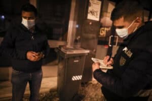 PSP de Braga levanta 80 autos e fecha três estabelecimentos