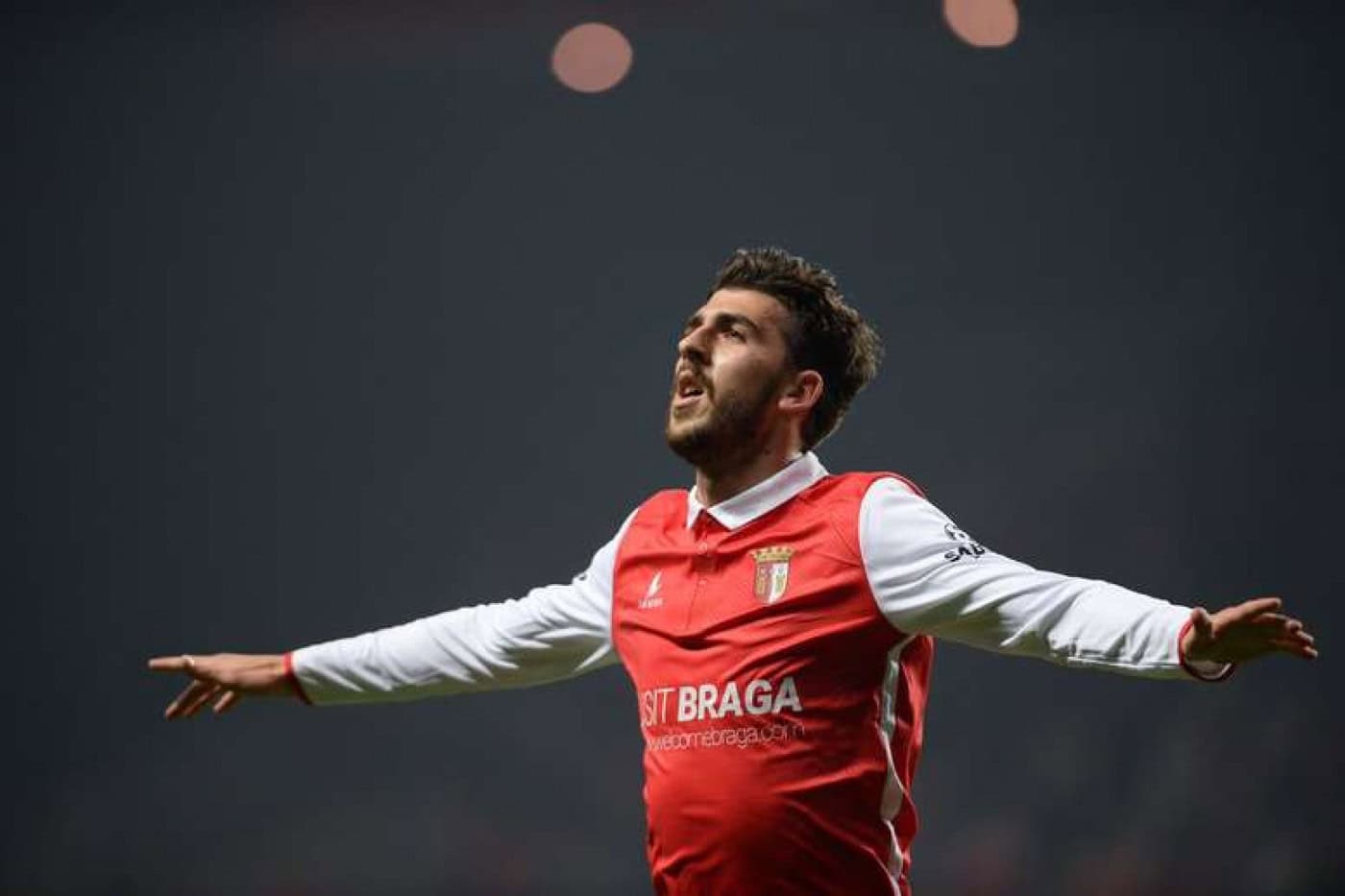 Falta apenas oficializar: Paulinho vai mesmo ser jogador do Sporting