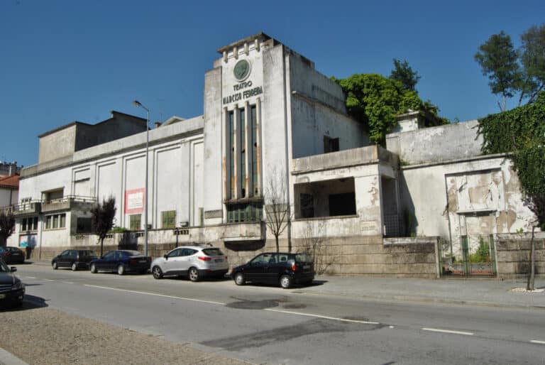 Famalicão. Trabalhos a mais atrasam obra no teatro e custam mais 240 mil euros