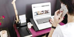 Teletrabalho: Governo diz que empresas têm de pagar despesas de telefone e net