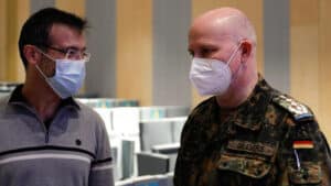 Covid-19: Médicos alemães admitem ficar mais tempo em Portugal&nbsp;