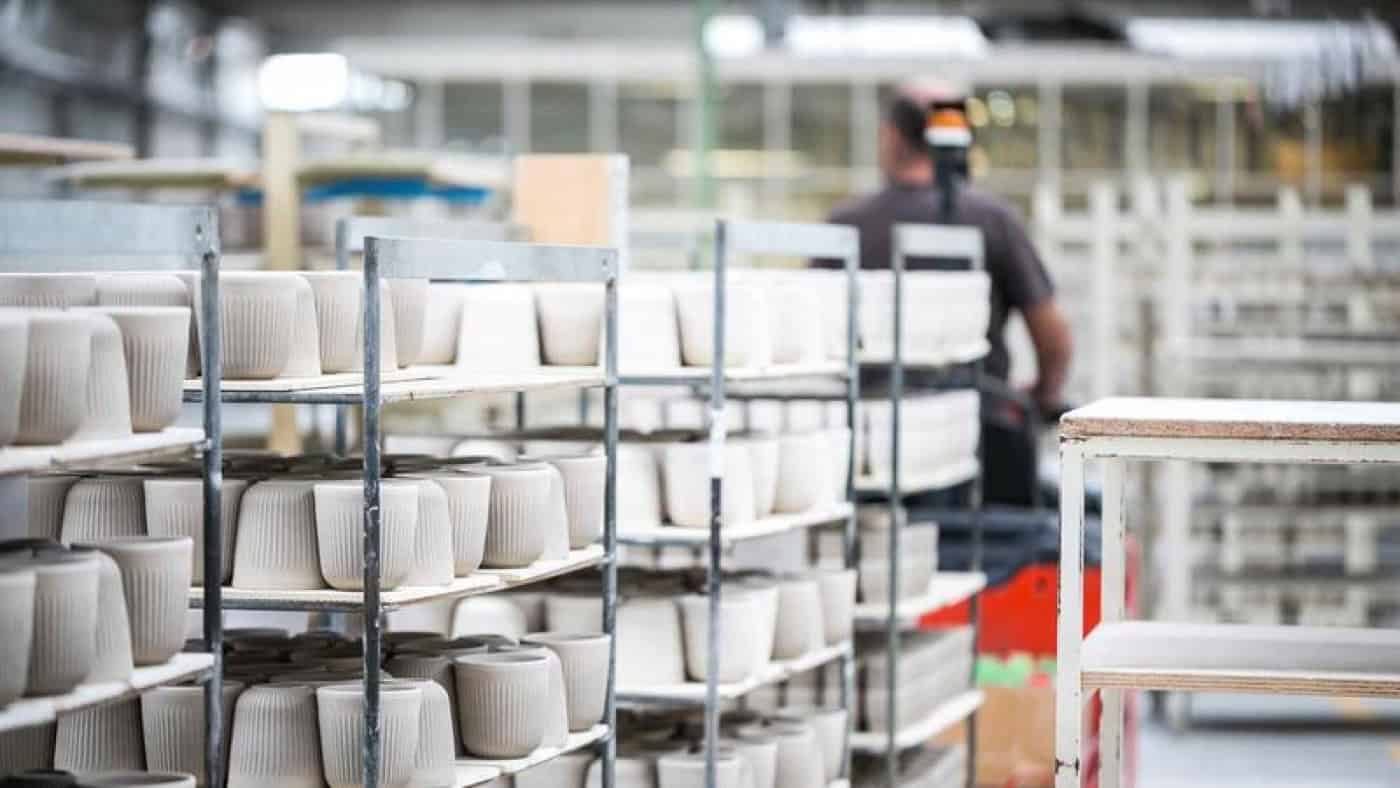 Exportações caem 10,2% e importações recuam 15,2% em 2020