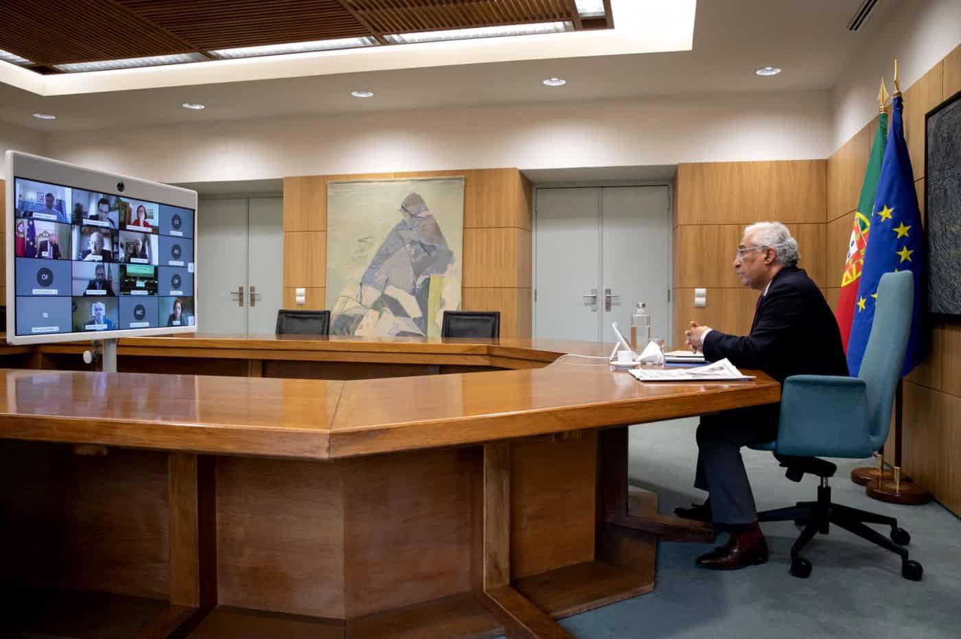 António Costa afirma que é necessário prolongar o confinamento