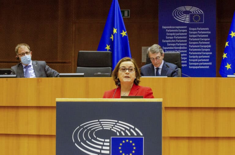 Portugal faz defesa da estratégia comum da UE para vacinação