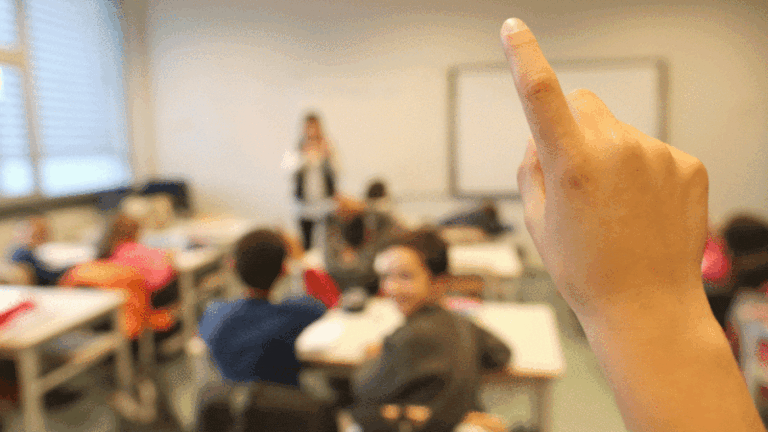 Abandono escolar atingiu mínimo histórico e ultrapassou meta europeia 