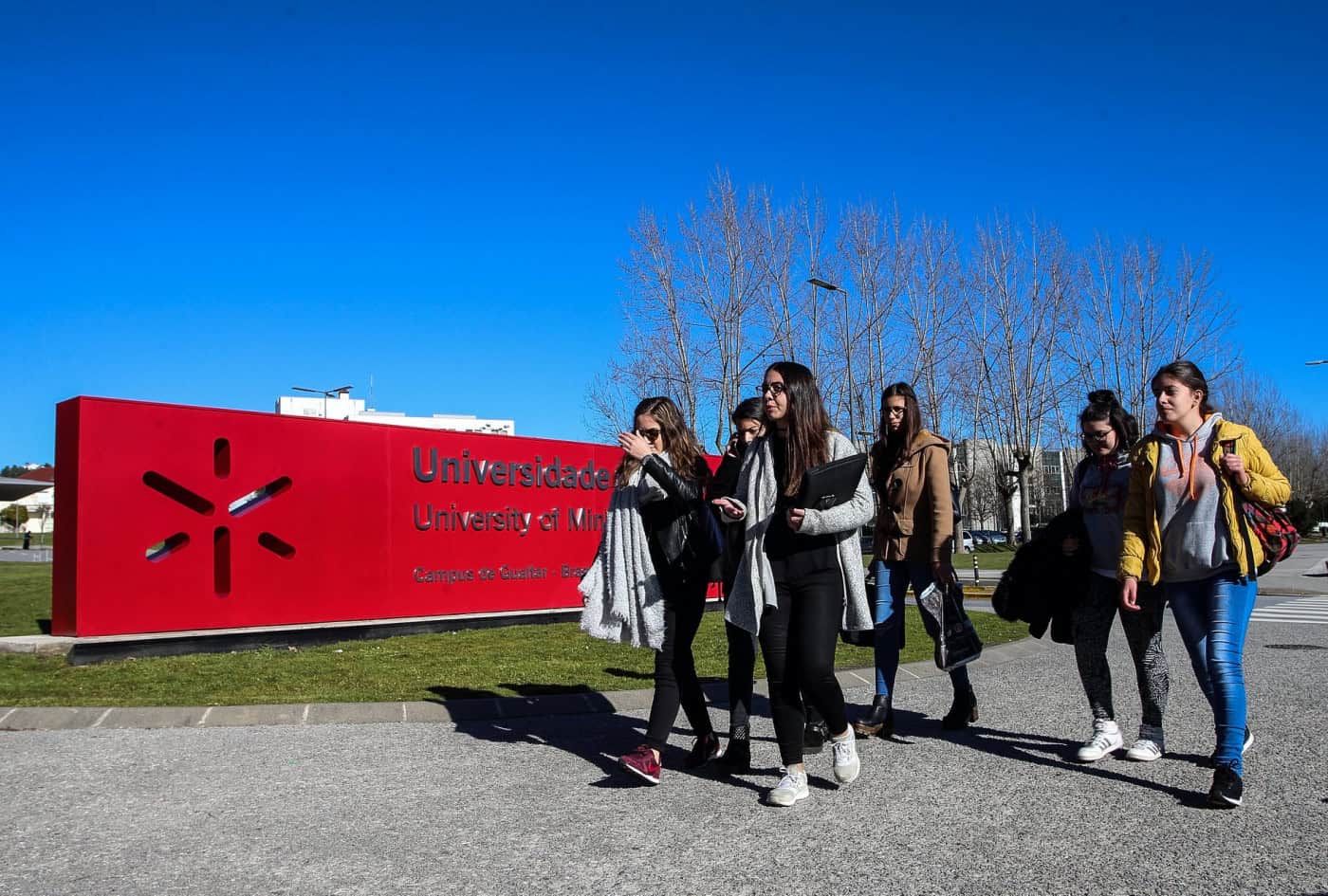 AAUMinho. Transportes e Espaço Recurso suspensos