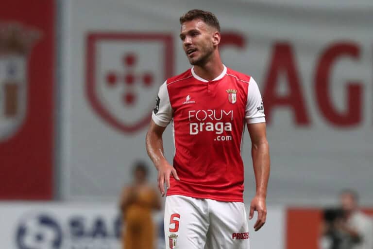 Carvalhal promove regresso de Sequeira e aposta nos reforços Piazón e Sporar