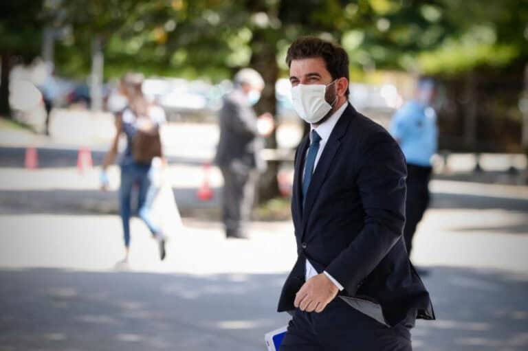 Exames nacionais adiados devido às alterações no calendário escolar