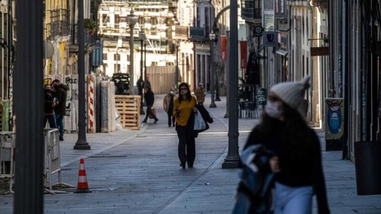 Média diária de novos casos de Covid-19 esta semana foi a mais baixa deste ano 