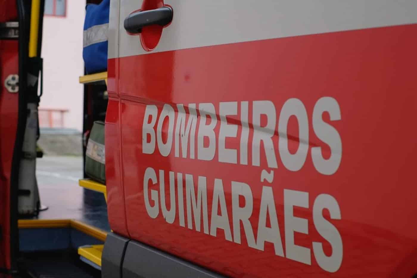 Bombeiros de Guimarães lançam campanha para angariar ambulância