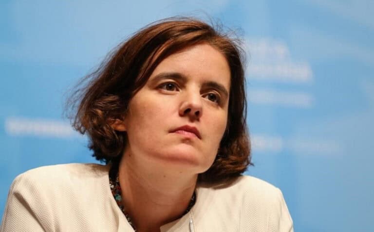 Desconfinamento começará pelas escolas