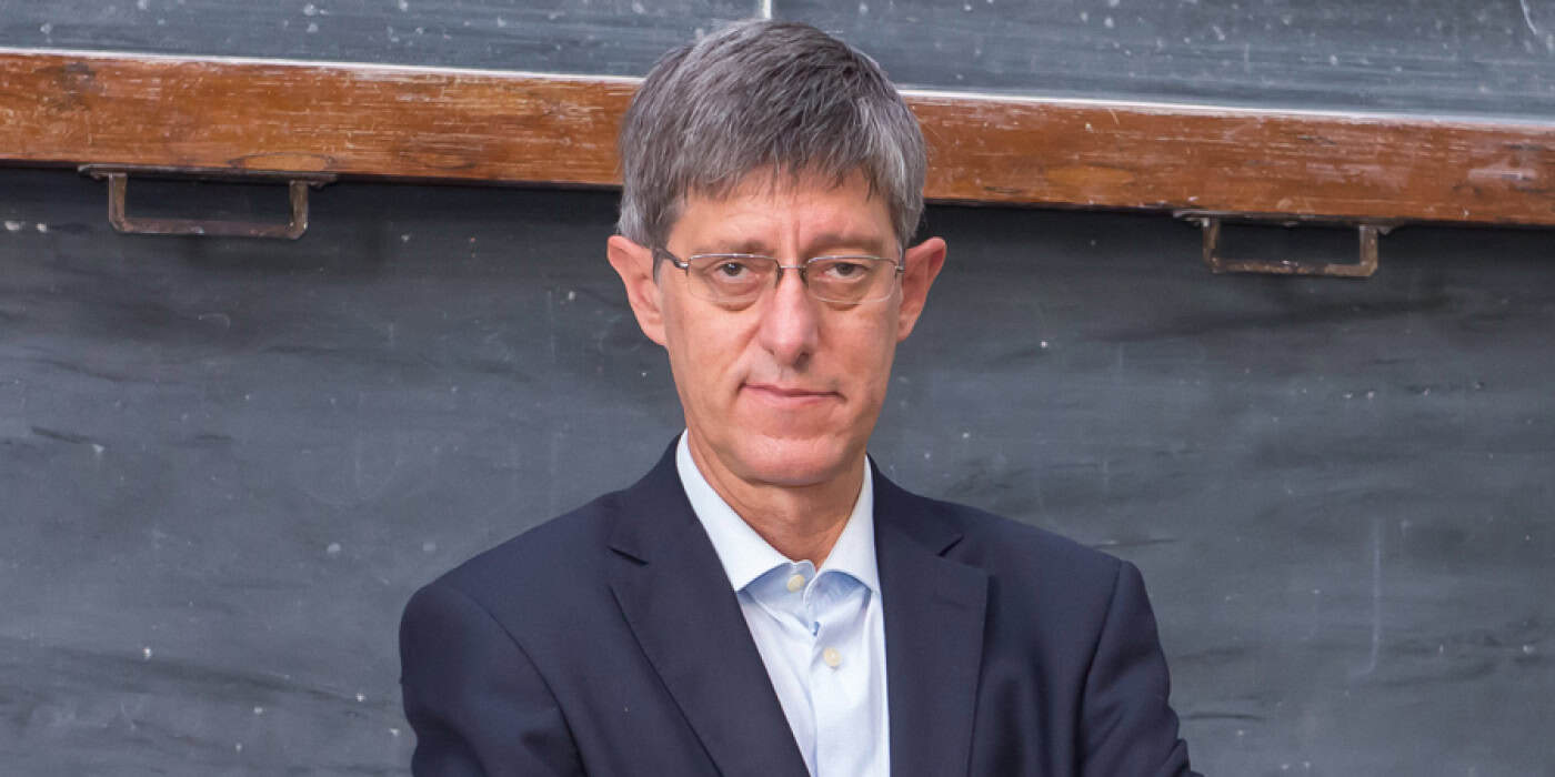 "Escola digital é muito redutora e apresenta falta de visão"