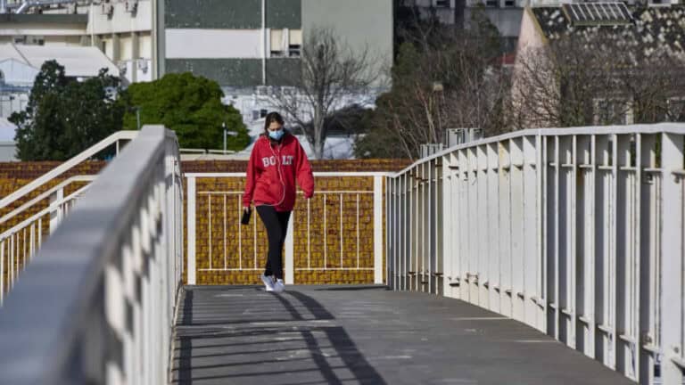 Número de mortes diárias sobe para 63. Número de novas infeções sobe para 1032