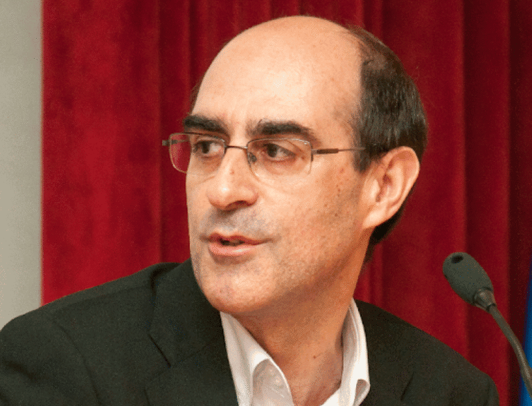 “Possibilidade de partido de ideologia municipalista só visa pressionar PS e PSD”