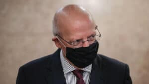 Vacinas para a Europa excedem número de residentes. Portugal vai mesmo enviar 5% para PALOP&nbsp;