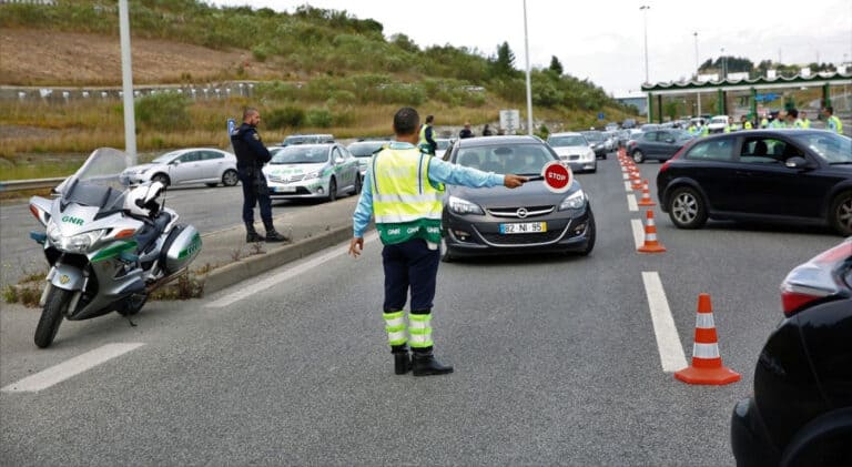 Circulação entre concelhos do continente proibida a partir das 20h00